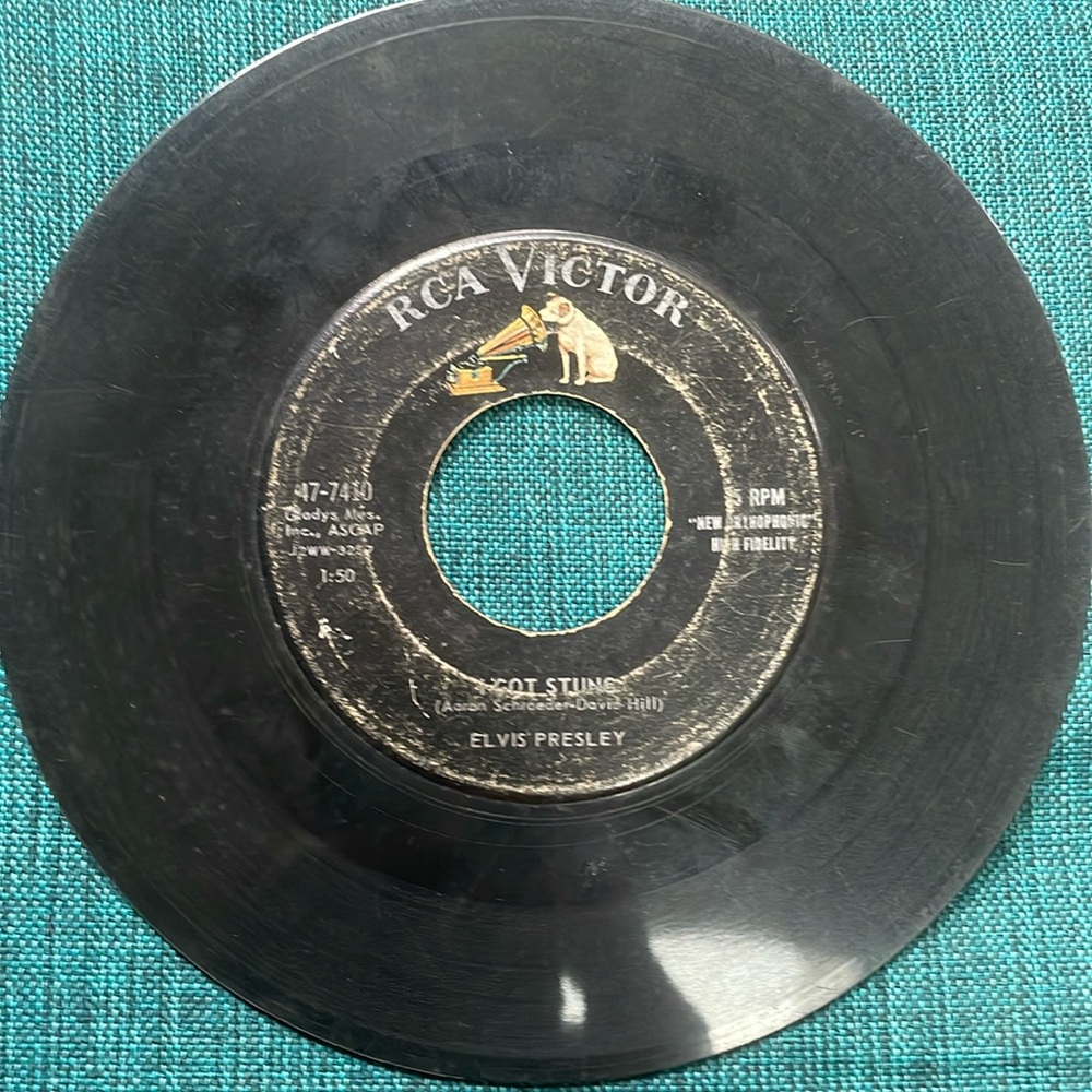 🟢3 for $15 - ELVIS 45rpm “I Got Stung” & “One Night”